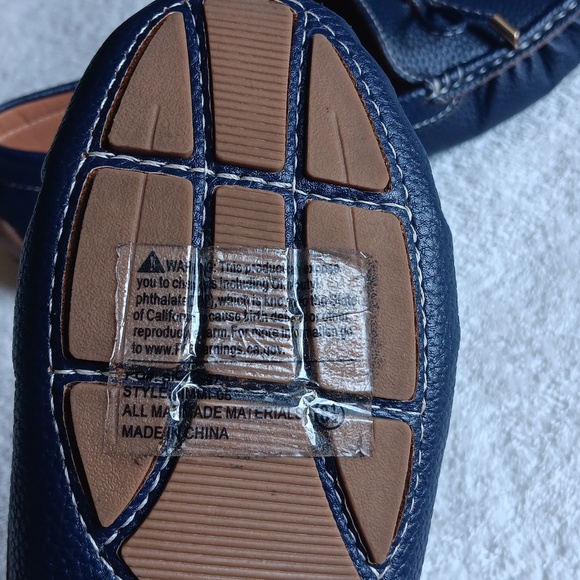 NWT Forever Comfort Navy Blue Loafers - Picture 16 of 16